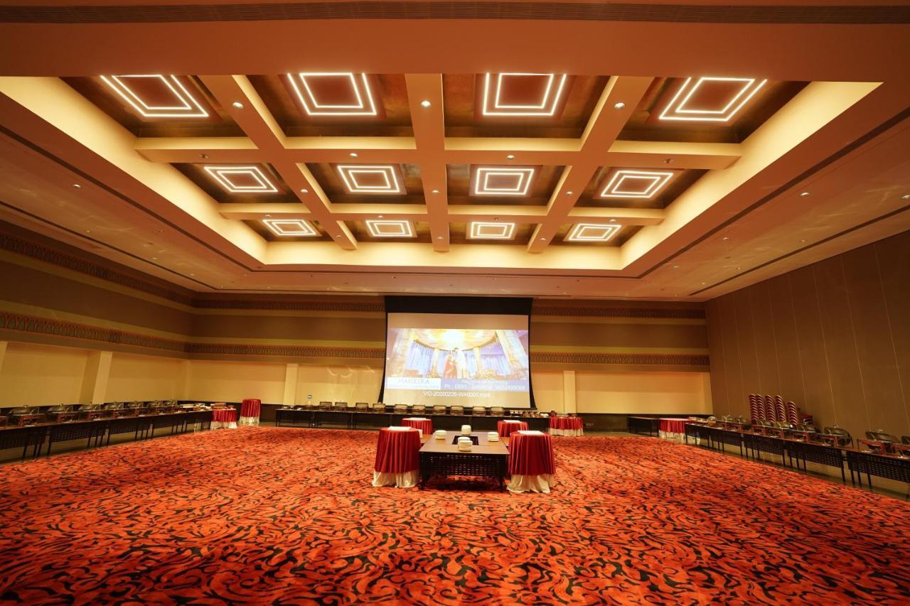 Hotel Manjeera Sarovar Premiere à Rājahmundry Extérieur photo