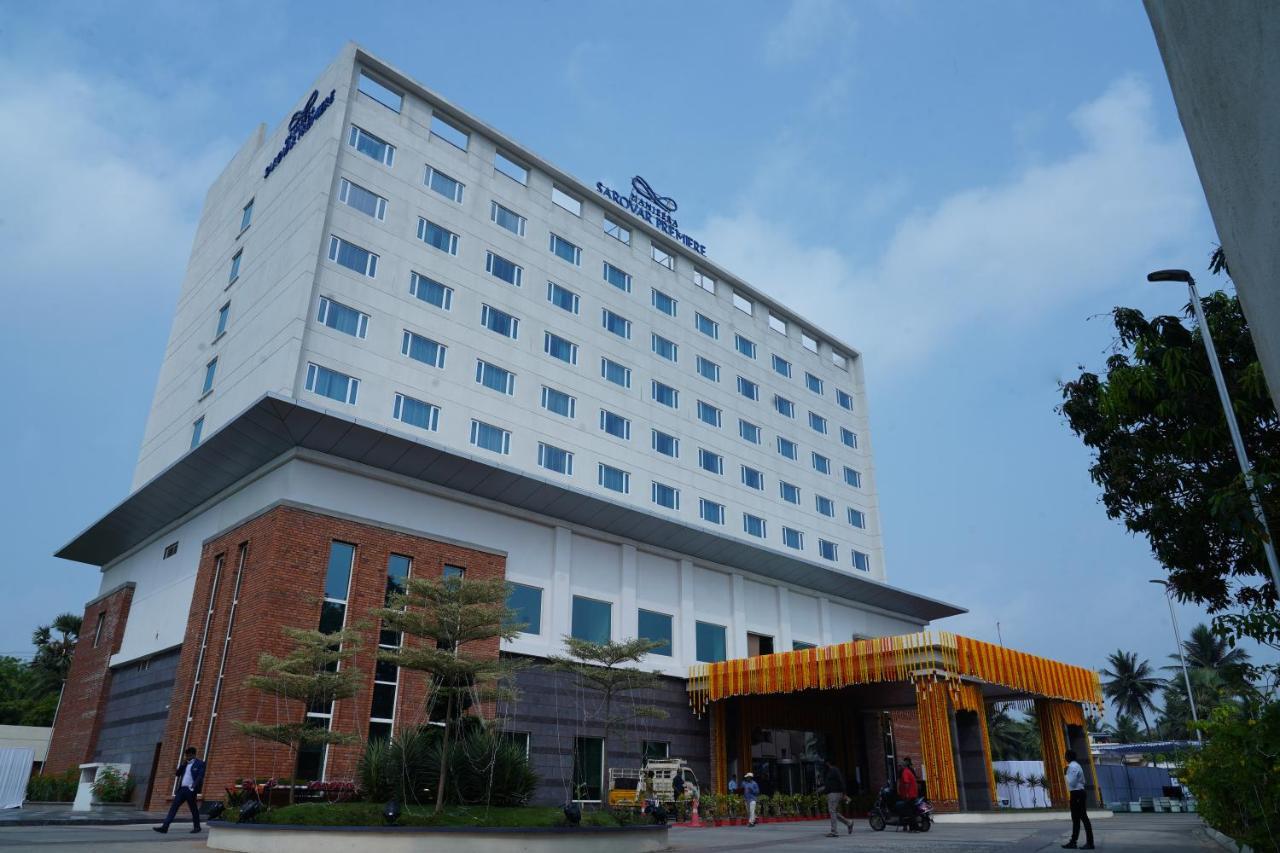 Hotel Manjeera Sarovar Premiere à Rājahmundry Extérieur photo