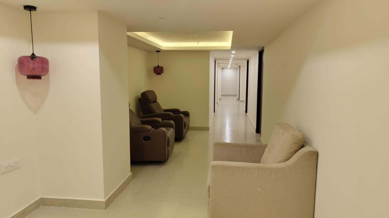 Hotel Manjeera Sarovar Premiere à Rājahmundry Extérieur photo